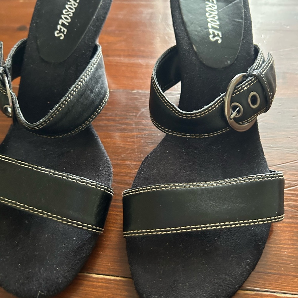 Aerosoles double strap size 72 inch heel - Picture 2 of 5